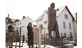 鑄銅雕塑：中國贈送德國馬克思雕塑